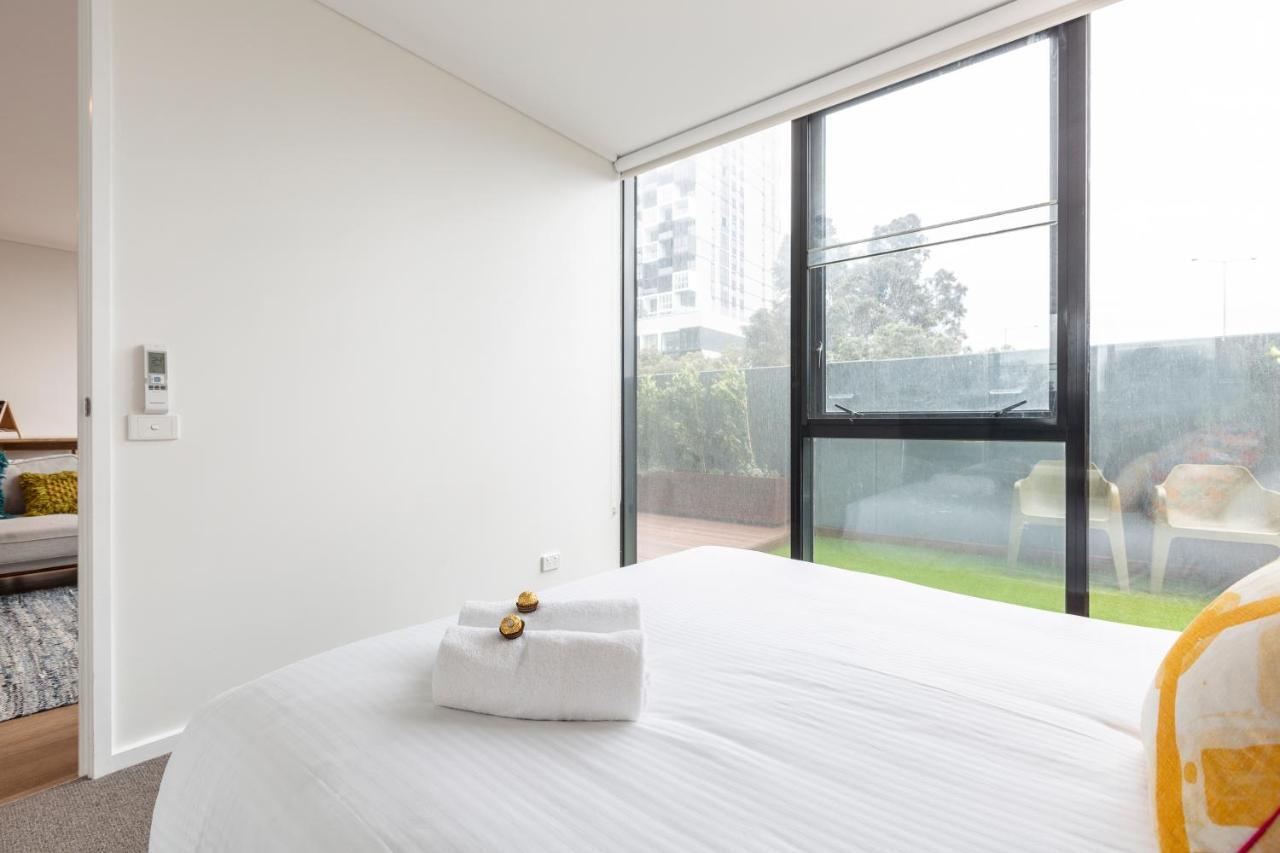 ☆Of Southbank☆Light Filled Apartment☆Huge Private Terrace With City Views☆Parking☆Pool☆Gym☆Wifi Melbourne Bagian luar foto