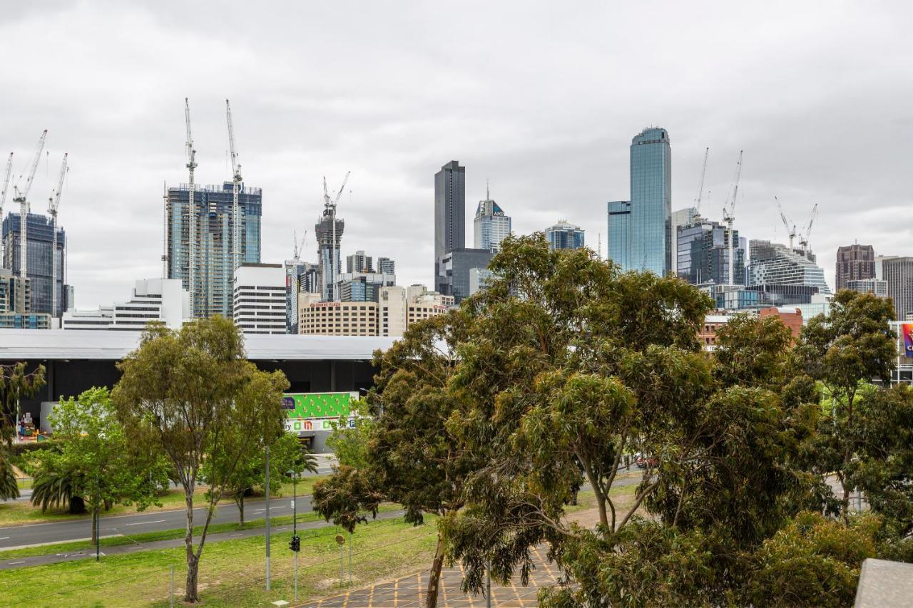 ☆Of Southbank☆Light Filled Apartment☆Huge Private Terrace With City Views☆Parking☆Pool☆Gym☆Wifi Melbourne Bagian luar foto